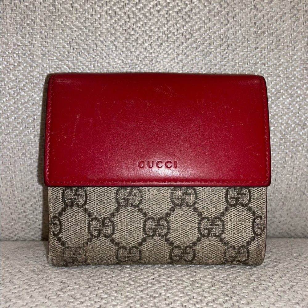 GUCCI GG Supreme Compact Wallet